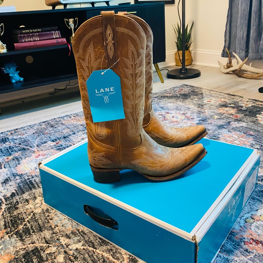 Lane Tan Cowboy Boots